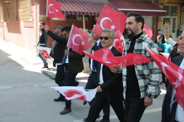 Uşak'ta siyasi partilerin düzenlediği yürüyüşleri sizler için görüntüledik!