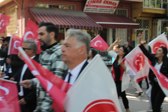 Uşak'ta siyasi partilerin düzenlediği yürüyüşleri sizler için görüntüledik!