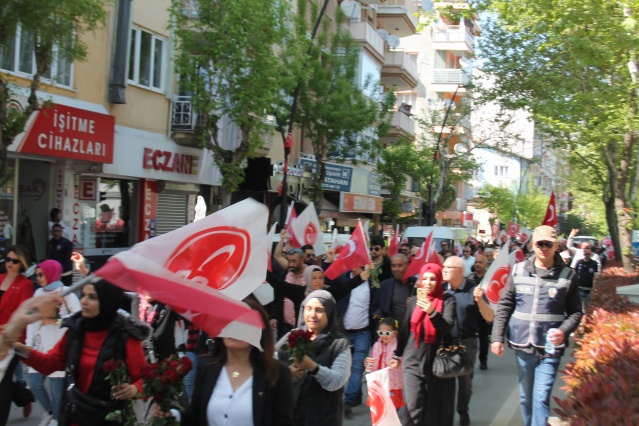 Uşak'ta siyasi partilerin düzenlediği yürüyüşleri sizler için görüntüledik!