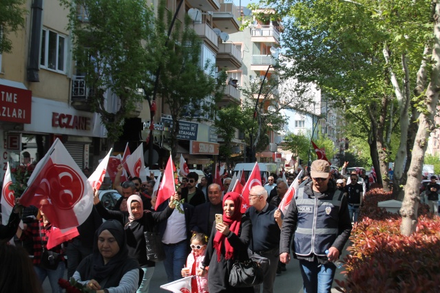 Uşak'ta siyasi partilerin düzenlediği yürüyüşleri sizler için görüntüledik!