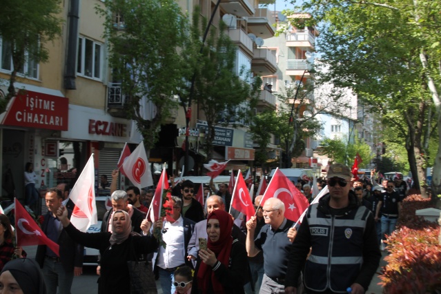 Uşak'ta siyasi partilerin düzenlediği yürüyüşleri sizler için görüntüledik!