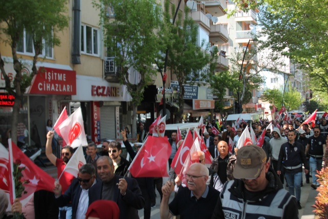 Uşak'ta siyasi partilerin düzenlediği yürüyüşleri sizler için görüntüledik!