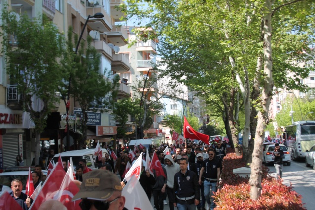 Uşak'ta siyasi partilerin düzenlediği yürüyüşleri sizler için görüntüledik!