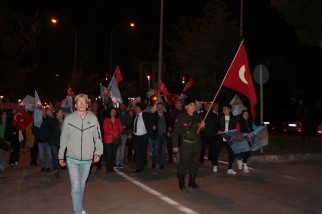 Uşak Halkı 19 Mayıs'ı Fener Alayı İle, Marşlar Eşliğinde Kutladı!