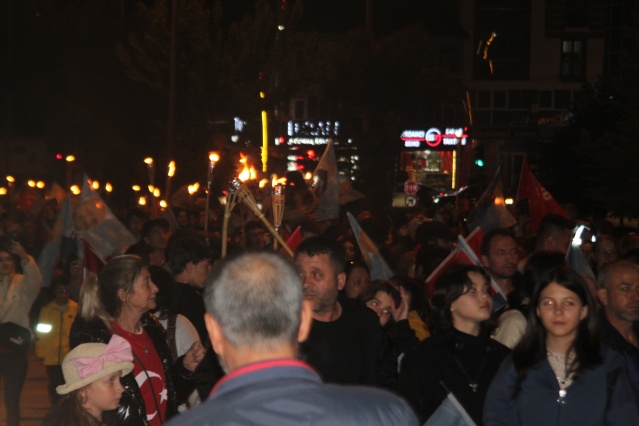 Uşak Halkı 19 Mayıs'ı Fener Alayı İle, Marşlar Eşliğinde Kutladı!