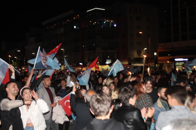 Uşak Halkı 19 Mayıs'ı Fener Alayı İle, Marşlar Eşliğinde Kutladı!