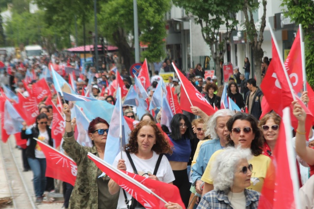 CHP'nin Düzenlediği İktidar Yürüyüşü Gövde Gösterisine Dönüştü!