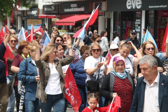 CHP'nin Düzenlediği İktidar Yürüyüşü Gövde Gösterisine Dönüştü!