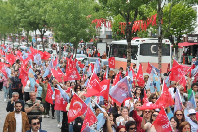 CHP'nin Düzenlediği İktidar Yürüyüşü Gövde Gösterisine Dönüştü!