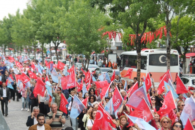 CHP'nin Düzenlediği İktidar Yürüyüşü Gövde Gösterisine Dönüştü!