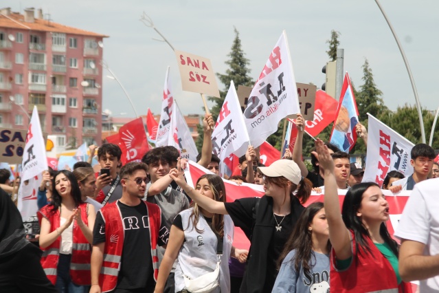 CHP'nin Düzenlediği İktidar Yürüyüşü Gövde Gösterisine Dönüştü!