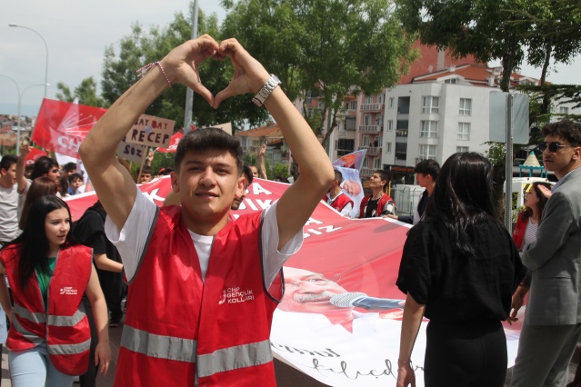 CHP'nin Düzenlediği İktidar Yürüyüşü Gövde Gösterisine Dönüştü!