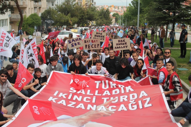 CHP'nin Düzenlediği İktidar Yürüyüşü Gövde Gösterisine Dönüştü!