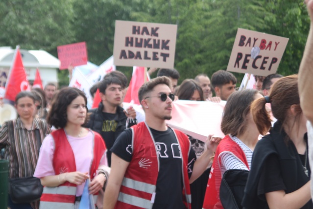 CHP'nin Düzenlediği İktidar Yürüyüşü Gövde Gösterisine Dönüştü!