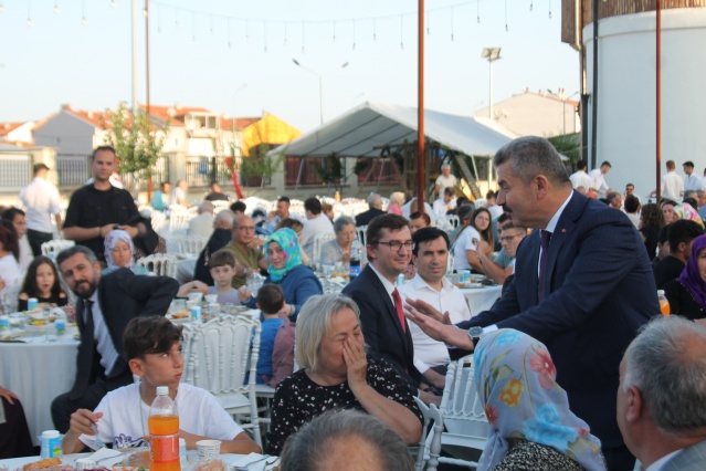 15 Temmuz vesilesi ile valilik personelinin organize ettiği yemek de duygusal anlar.