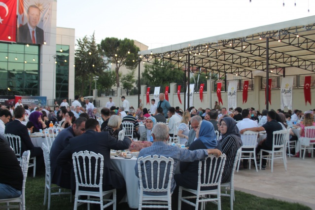 15 Temmuz vesilesi ile valilik personelinin organize ettiği yemek de duygusal anlar.