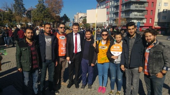 Uşak Tema Gönüllüleri Toprak Bozulumuna Karşı Yürüdü!