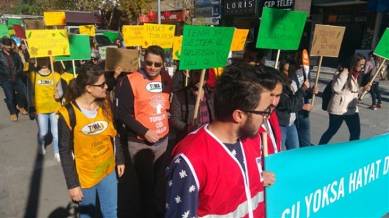 Uşak Tema Gönüllüleri Toprak Bozulumuna Karşı Yürüdü!