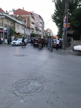 Uşak'ta servis aracı paten yapan gence çarptı: 1 Yaralı!