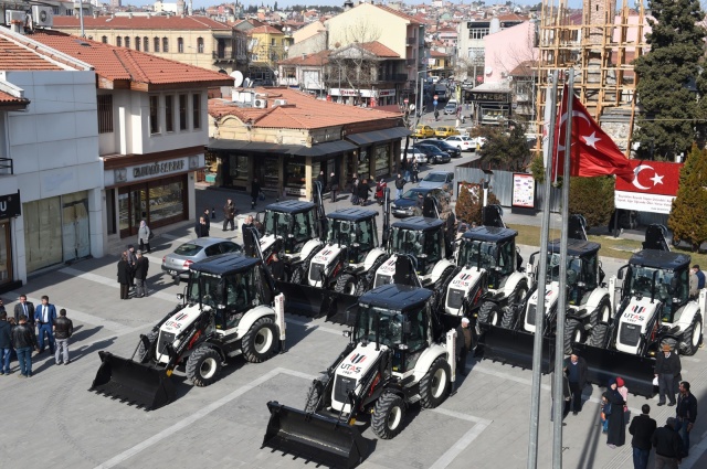 Götürdüğünüz paraları getirin Uşak Belediyesine teslim edin. İyi Parti'li Hakan Savaş, AKP'li eski başkan ve ekibine böyle seslendi