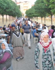 Uşaklı vefakar evlat, iş kazasında hayatını kaybeden annesi için iftar verdi!