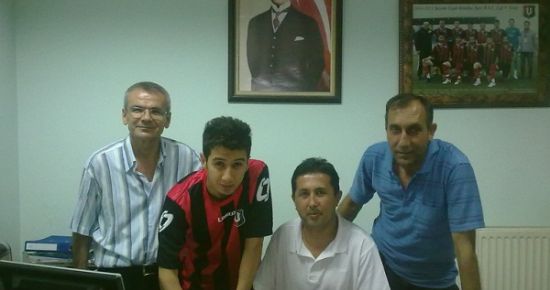 Uşak Belediyespor, Özel İdare'den Erdi'yi Aldı. 